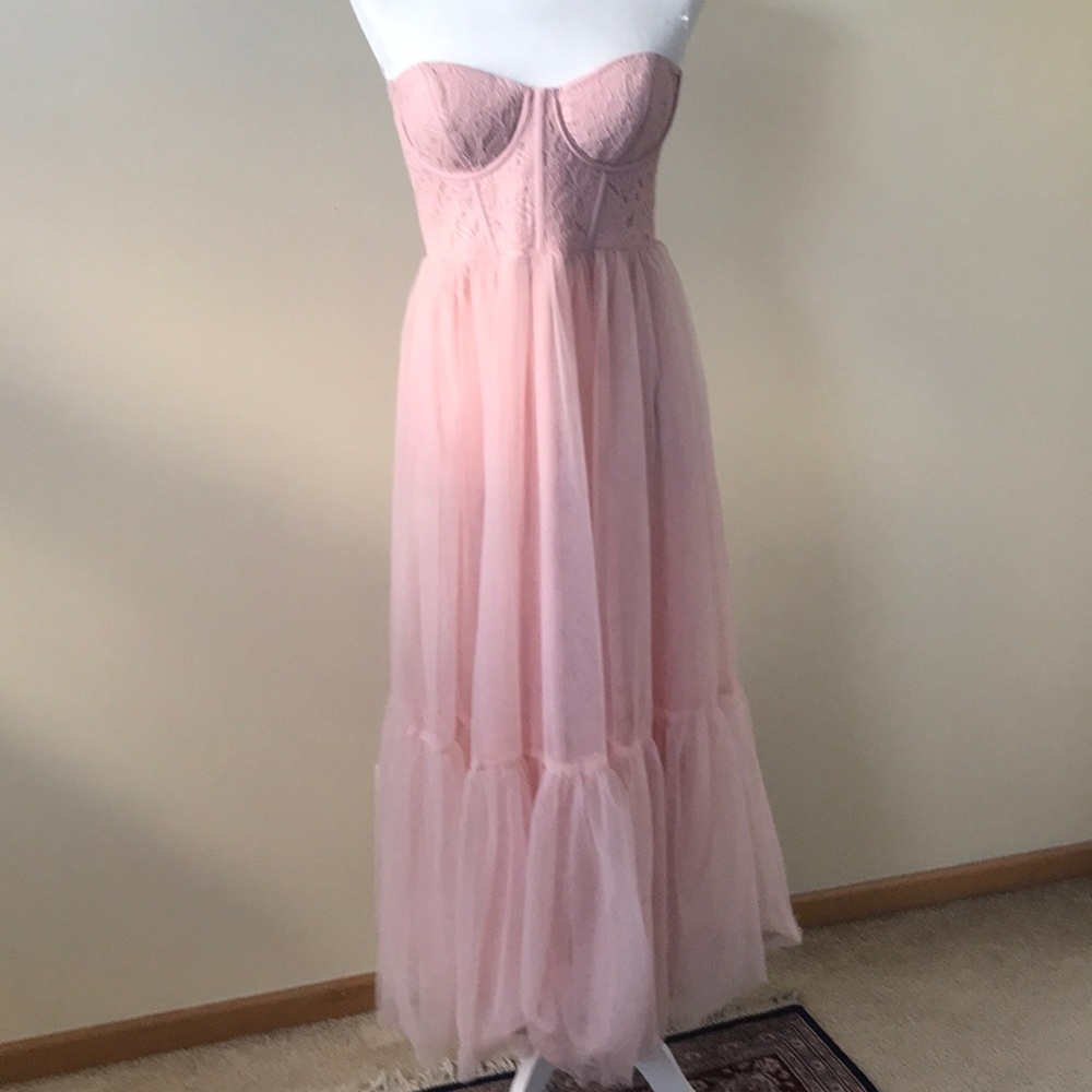NWT Selfie Leslie pale pink formal dress in pristine condition ❤️